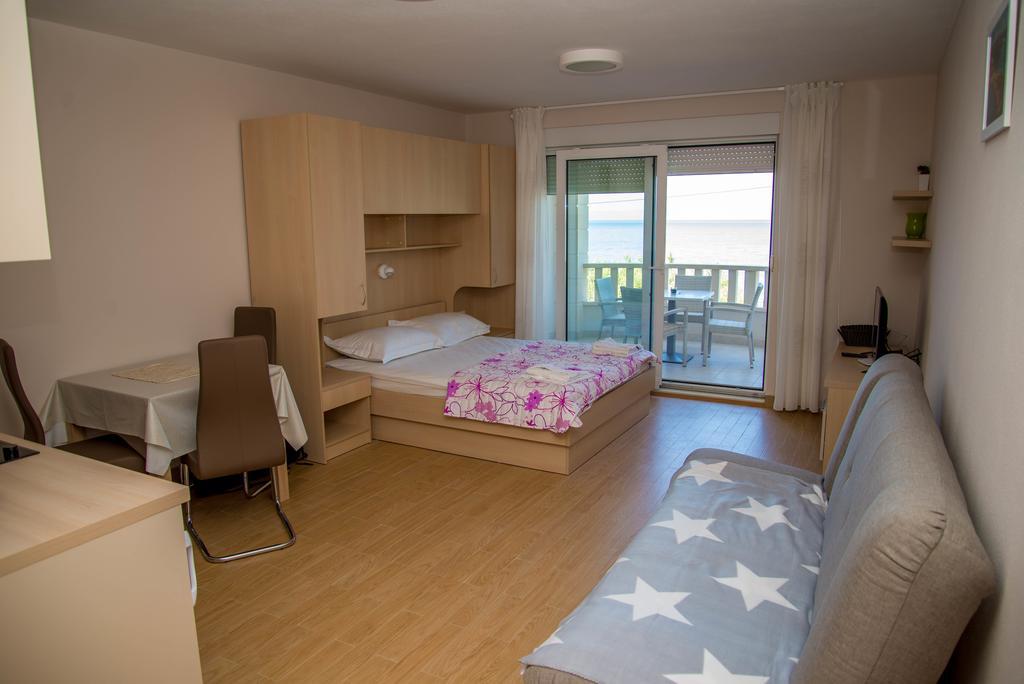 Waterfront Apartments - Tučepi المظهر الخارجي الصورة